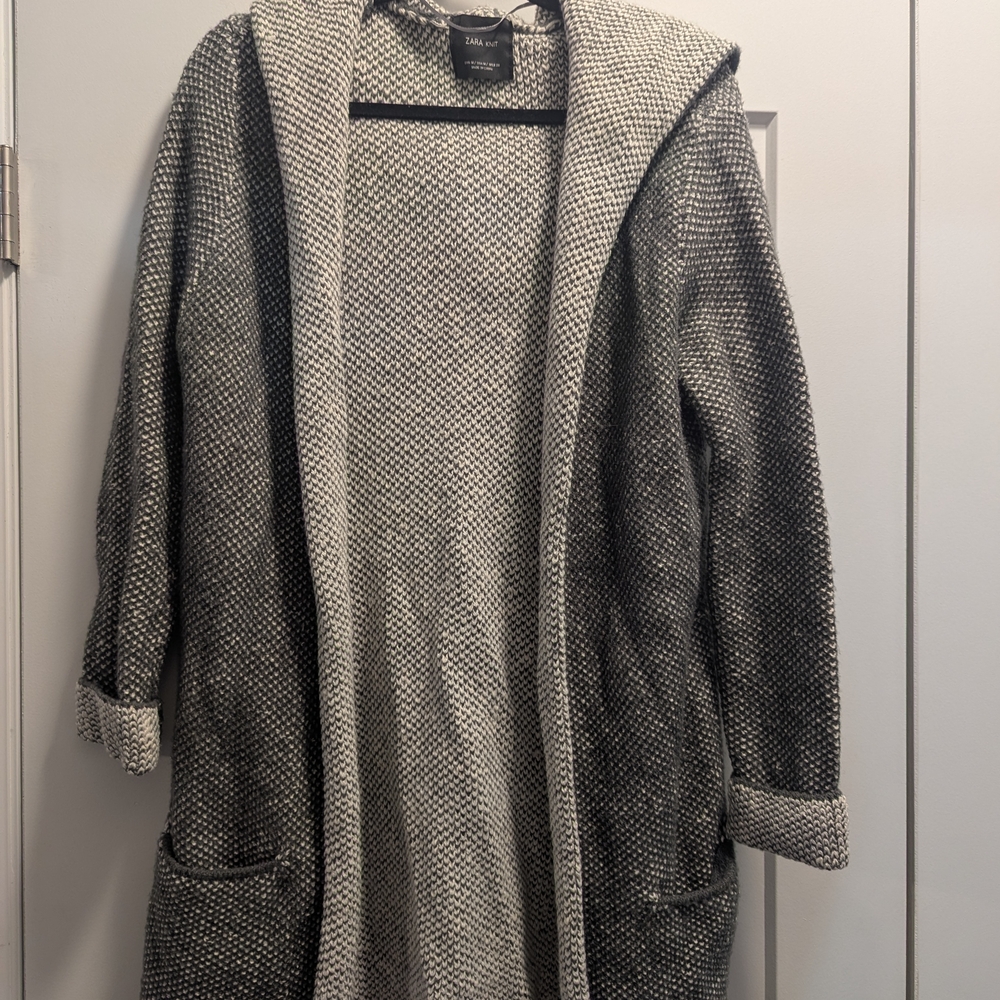Zara Women's Gray Hooded Sweater